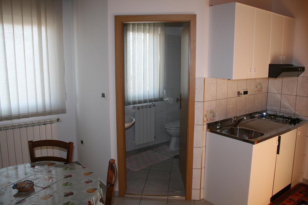 Apartment Pokrajac Ровиньско село Номер фото